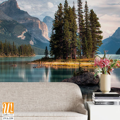 Serene landscape of Moraine Lake in Canada [WP-FVA-339]